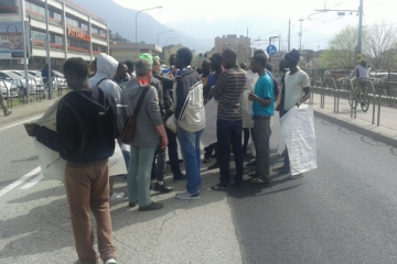 1 aprile 2016, la manifestazione in via Brennero a Trento