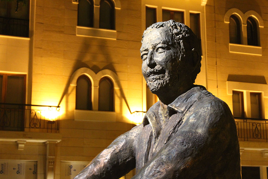 Beirut. La statua dedicata a Samir Kassir, il protagonista della primavera libanese assassinato nel giugno del 2005