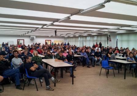 L\'assemblea dei lavoratori della Whirlpool di Trento