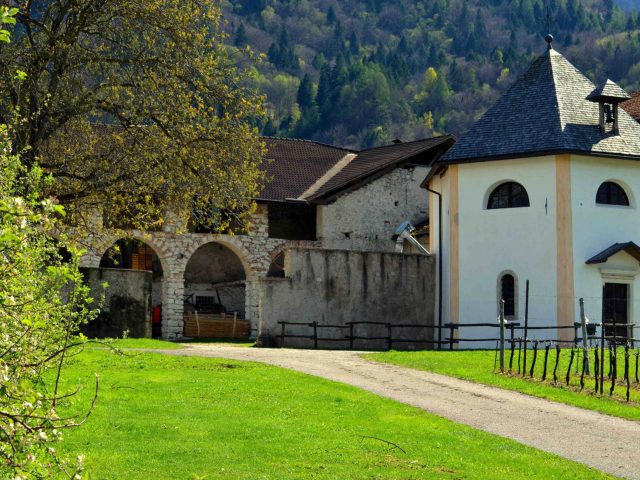 Fondazione De Bellat, Castelnuovo